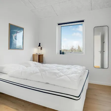 Ferienhaus Beach Front Home In Hadsund With Sauna *