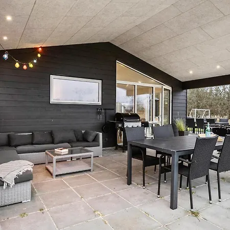 Ferienhaus Beach Front Home In Hadsund With Sauna *